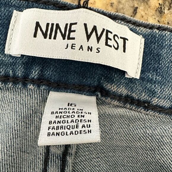 NWT - Nine West Plus Size Women’s Blue Jean Capri Cropped - Size 16 - Picture 4 of 5